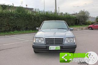 MERCEDES-BENZ E 200 usata 9