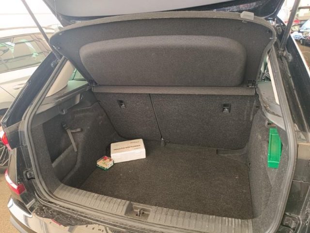 SKODA Kamiq usata, con Autoradio