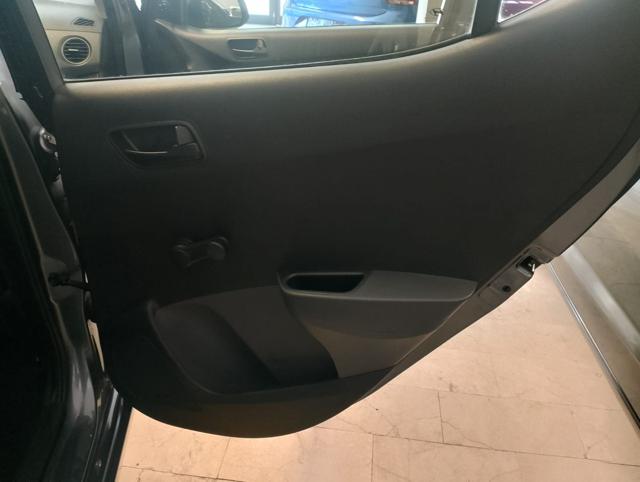 HYUNDAI i10 usata 25