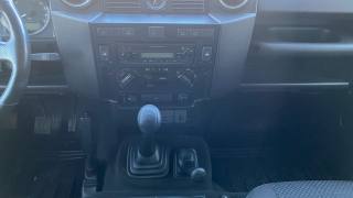 LAND ROVER Defender usata 23