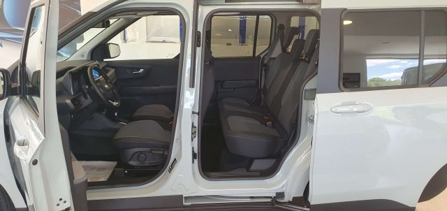 FORD Tourneo Courier usata, con Controllo automatico clima
