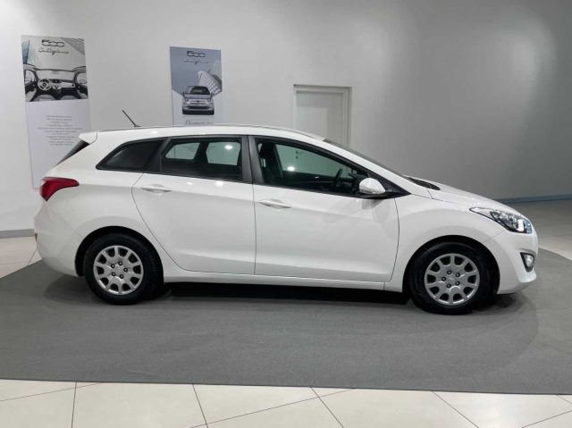 HYUNDAI i30 usata, con Autoradio