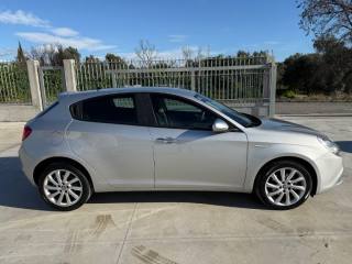 ALFA ROMEO Giulietta usata, con Autoradio