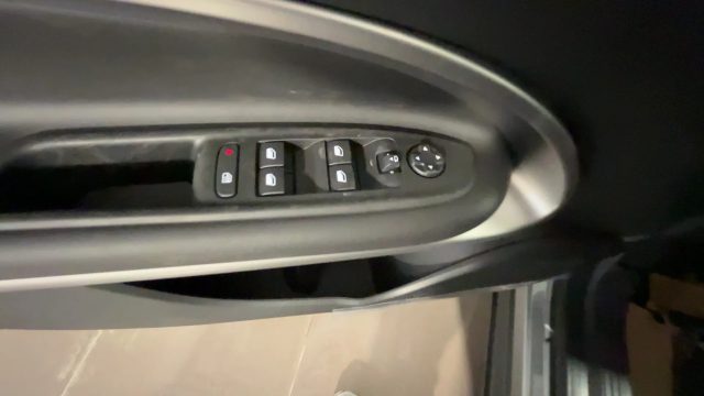 JEEP Avenger usata, con Bluetooth
