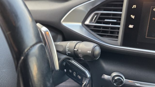 PEUGEOT 308 usata, con Servosterzo