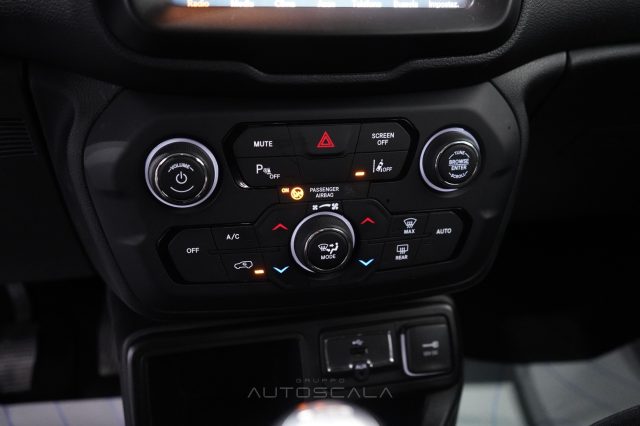 JEEP Renegade usata, con USB