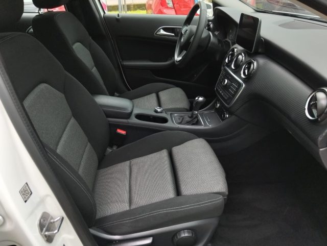 MERCEDES-BENZ GLA 180 usata, con Climatizzatore