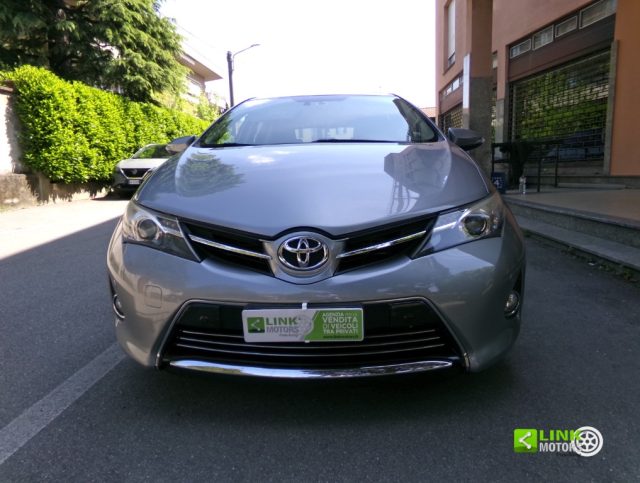 TOYOTA Auris usata, con ABS