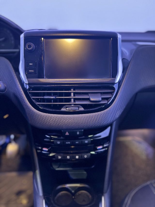 PEUGEOT 208 usata 16
