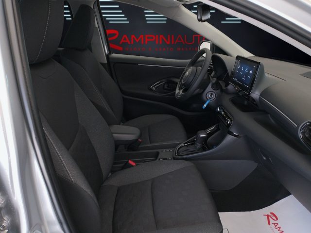 TOYOTA Yaris usata 17