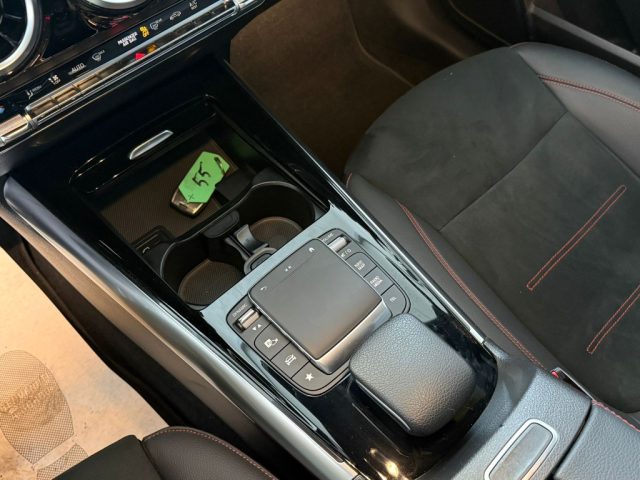 MERCEDES-BENZ GLA 200 usata, con Fari LED