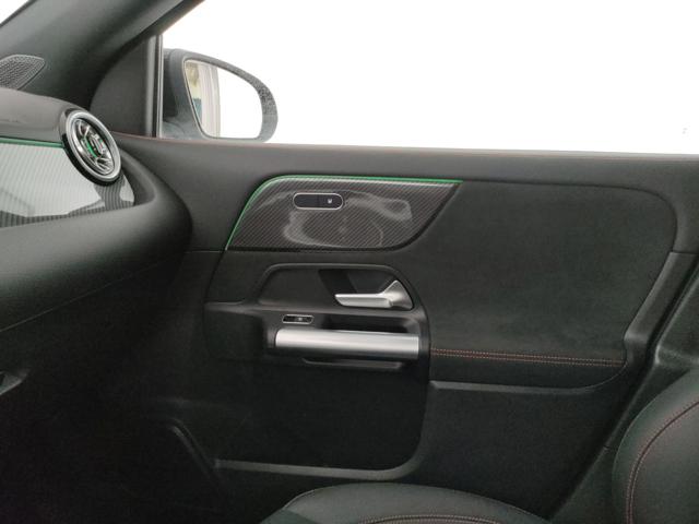 MERCEDES-BENZ GLA 200 usata, con MP3