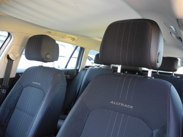 VOLKSWAGEN Passat Alltrack usata, con Apple CarPlay