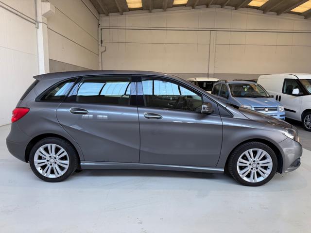 MERCEDES-BENZ B 180 usata, con Autoradio