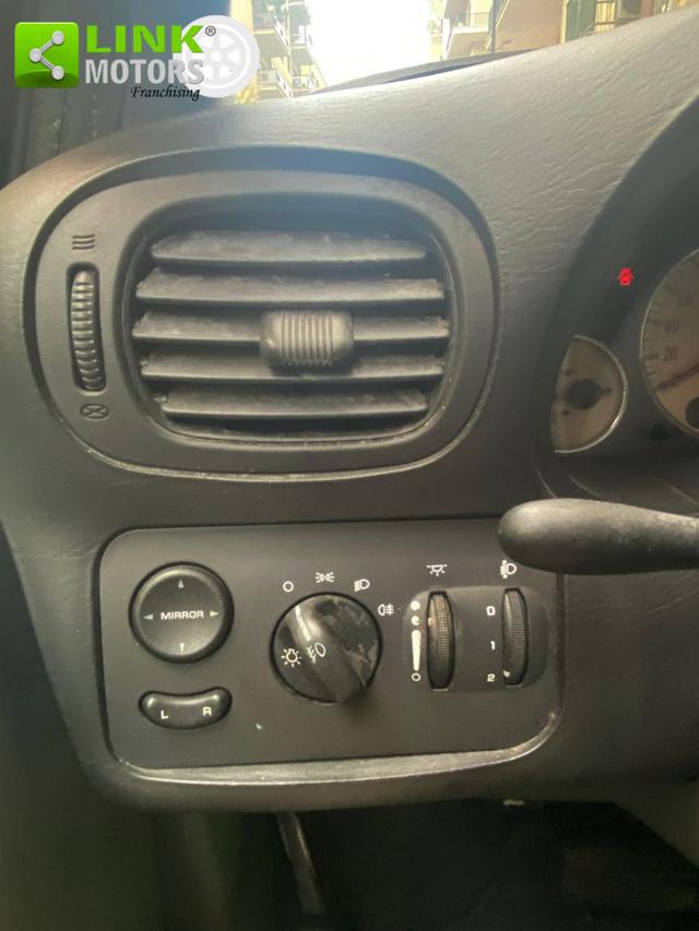 CHRYSLER Voyager usata 22