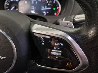 JAGUAR XE usata, con Controllo vocale