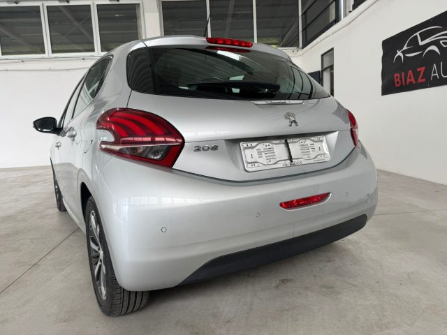 PEUGEOT 208 usata, con Alzacristalli elettrici