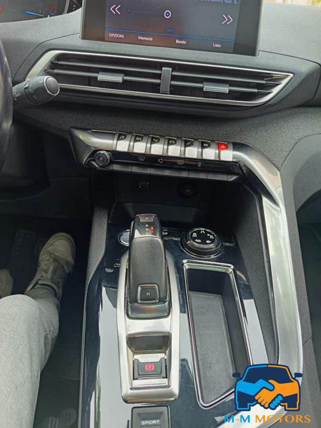 PEUGEOT 5008 usata, con Park Distance Control