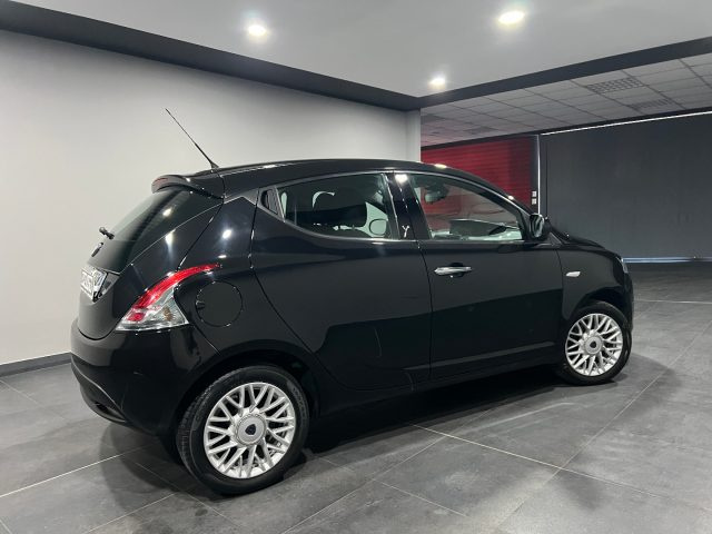 LANCIA Ypsilon usata, con Autoradio