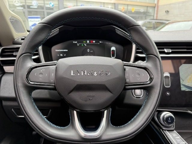 LYNK & CO 01 usata, con USB