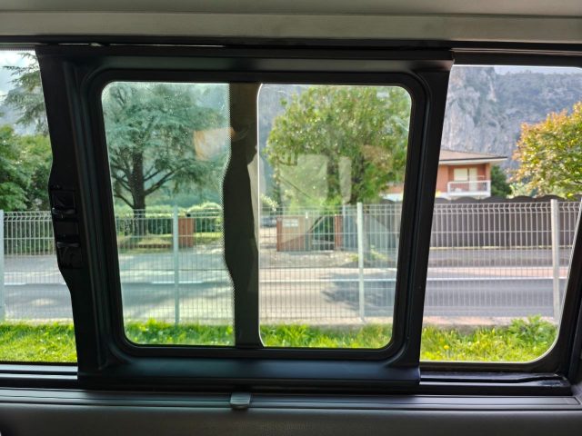 VOLKSWAGEN Caravelle usata 21