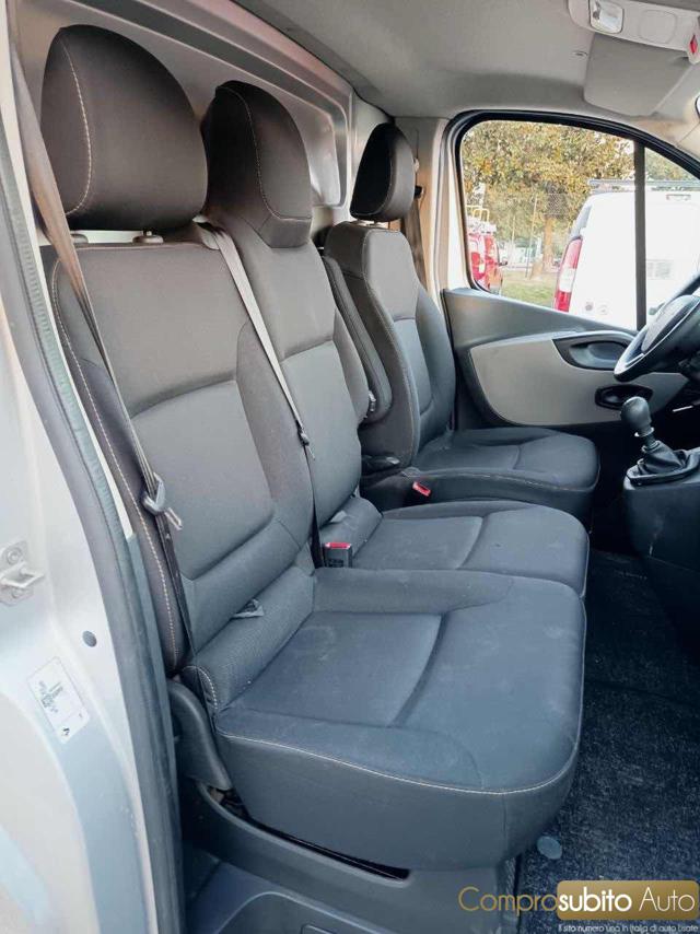 RENAULT Trafic usata 10