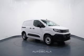 OPEL Combo usata, con USB