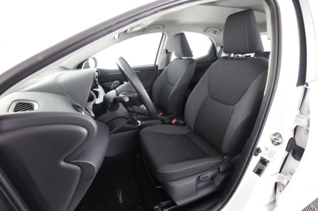 TOYOTA Yaris usata 2