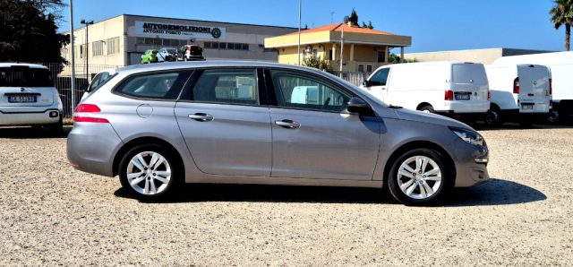 PEUGEOT 308 usata, con Autoradio