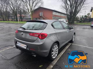 ALFA ROMEO Giulietta usata, con Autoradio