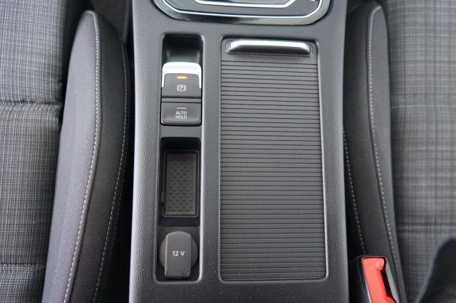 VOLKSWAGEN Passat Variant usata, con Riconoscimento dei segnali stradali