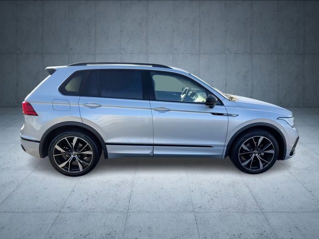 VOLKSWAGEN Tiguan usata, con Autoradio