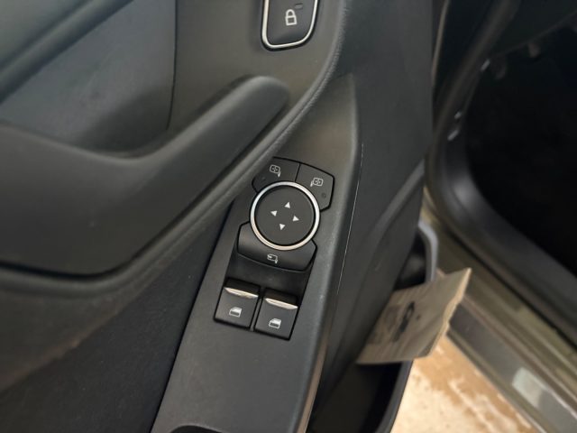 FORD Fiesta usata, con Fari LED