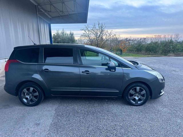 PEUGEOT 5008 usata, con Airbag laterali