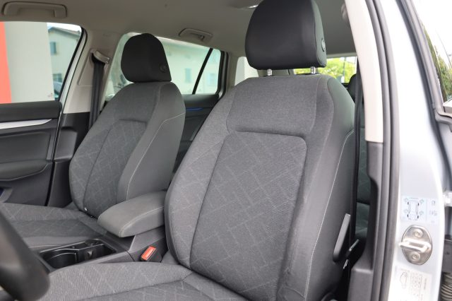 VOLKSWAGEN Golf usata, con Specchietto retrovisore con funzione antiabbagliamento