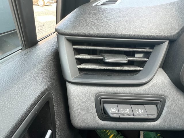 RENAULT Clio usata, con Sedile posteriore sdoppiato