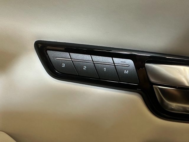 LAND ROVER Range Rover Evoque usata, con Controllo trazione