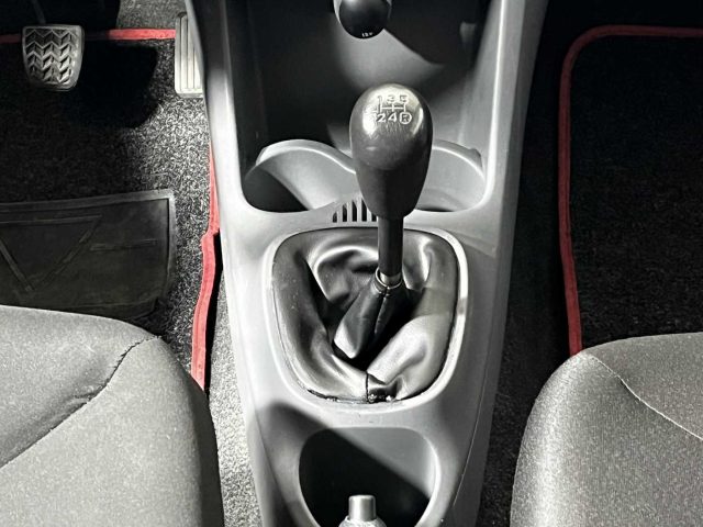 TOYOTA Aygo usata 22