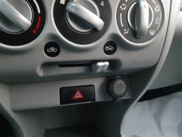 NISSAN Pixo usata, con Bluetooth