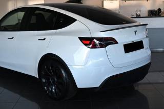 TESLA Model Y usata, con Sedile posteriore sdoppiato