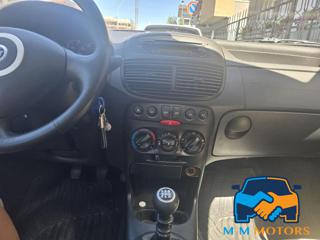FIAT Punto usata 8