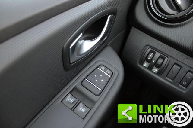 RENAULT Clio usata, con Autoradio digitale