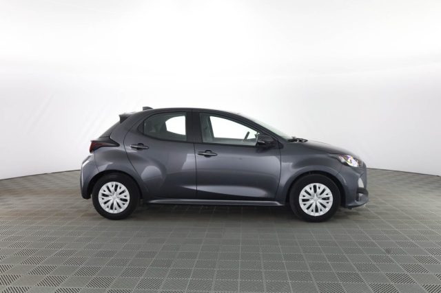 TOYOTA Yaris usata 2