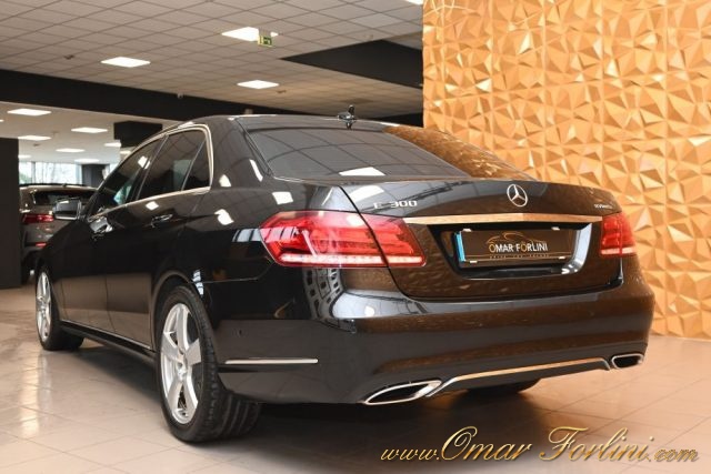 MERCEDES-BENZ E 300 usata 69
