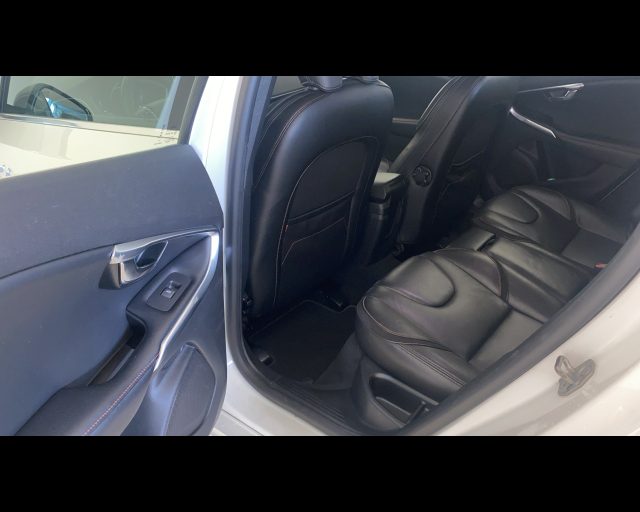 VOLVO V40 usata, con Volante in pelle