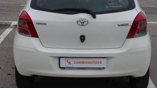 TOYOTA Yaris usata 28