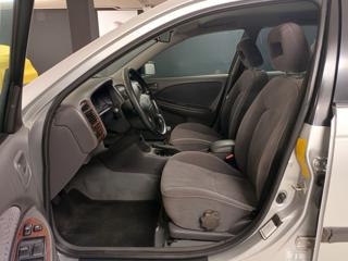 TOYOTA Avensis usata, con Bracciolo