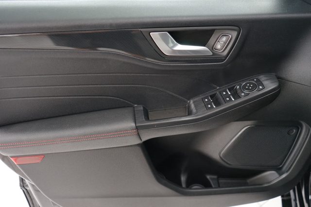 FORD Kuga usata, con Luci diurne