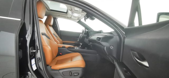 LEXUS UX 250h usata, con Specchietto retrovisore con funzione antiabbagliamento