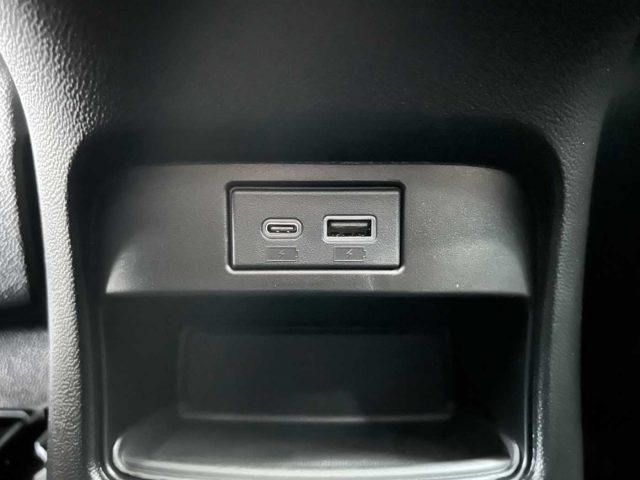 ALFA ROMEO Stelvio usata, con Autoradio digitale